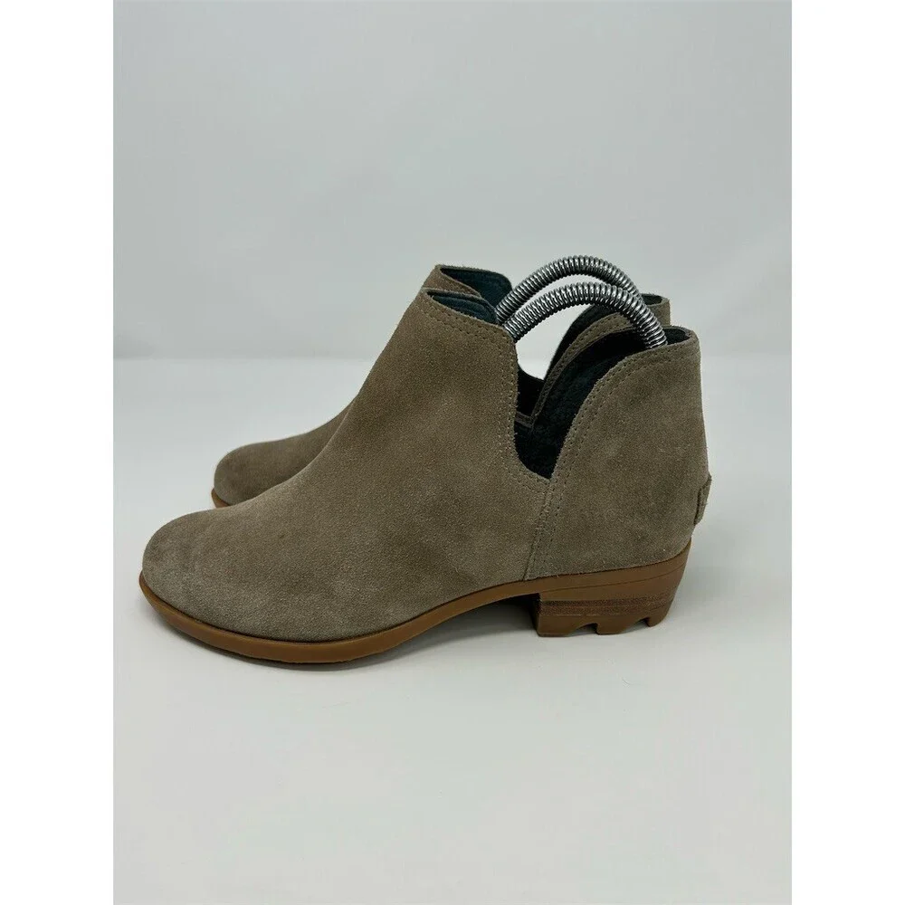 SOREL Lolla II Cut Out Ankle Booties Womens Beige Slip-On Lug Sole Size 7